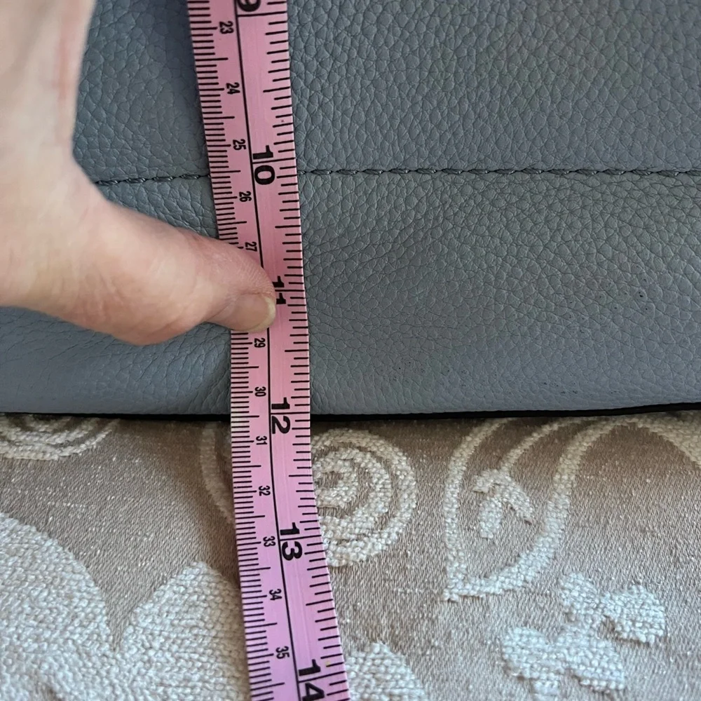 Elegant Blue Leather Tote Bag - Picture 10 of 13